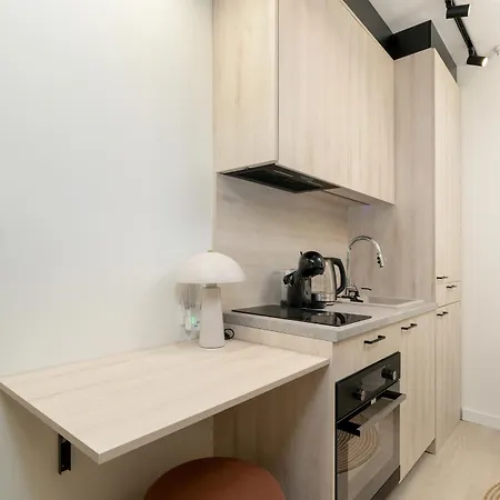 Klimatyzowane W Poznaniu Z Biurkiem Do Pracy Zdalnej By Renters *