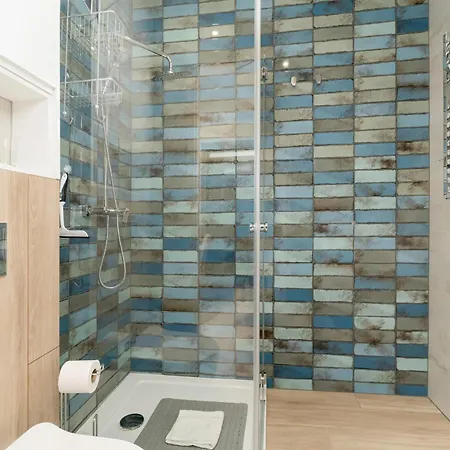 Klimatyzowane W Poznaniu Z Biurkiem Do Pracy Zdalnej By Renters Poznan