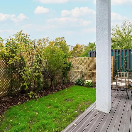 Klimatyzowane W Poznaniu Z Biurkiem Do Pracy Zdalnej By Renters Appartamento