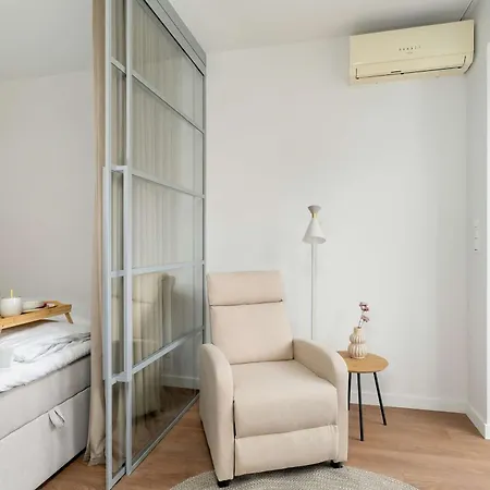 Appartamento Klimatyzowane W Poznaniu Z Biurkiem Do Pracy Zdalnej By Renters Poznań