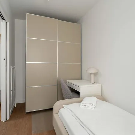 Klimatyzowane W Poznaniu Z Biurkiem Do Pracy Zdalnej By Renters Appartamento
