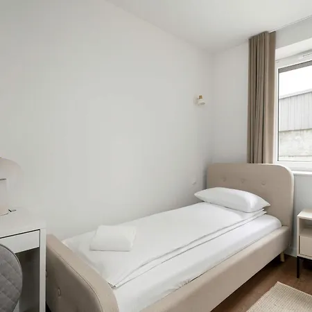 Apartment Klimatyzowane W Poznaniu Z Biurkiem Do Pracy Zdalnej By Renters